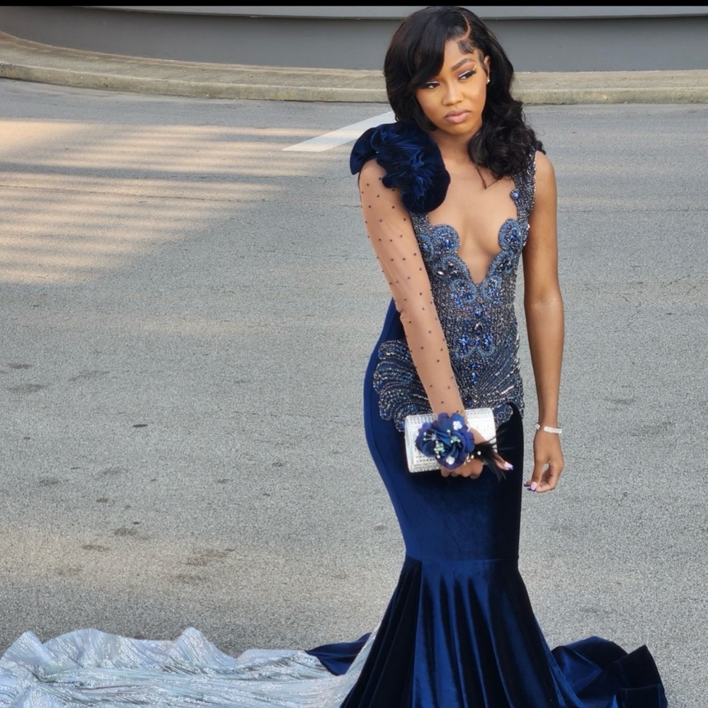 Prom Dress only worn 1-2 hours